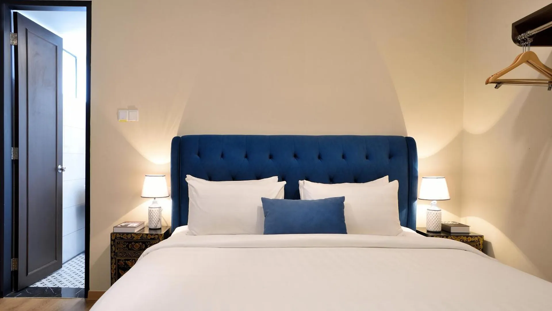 The Leith Hotel George Town