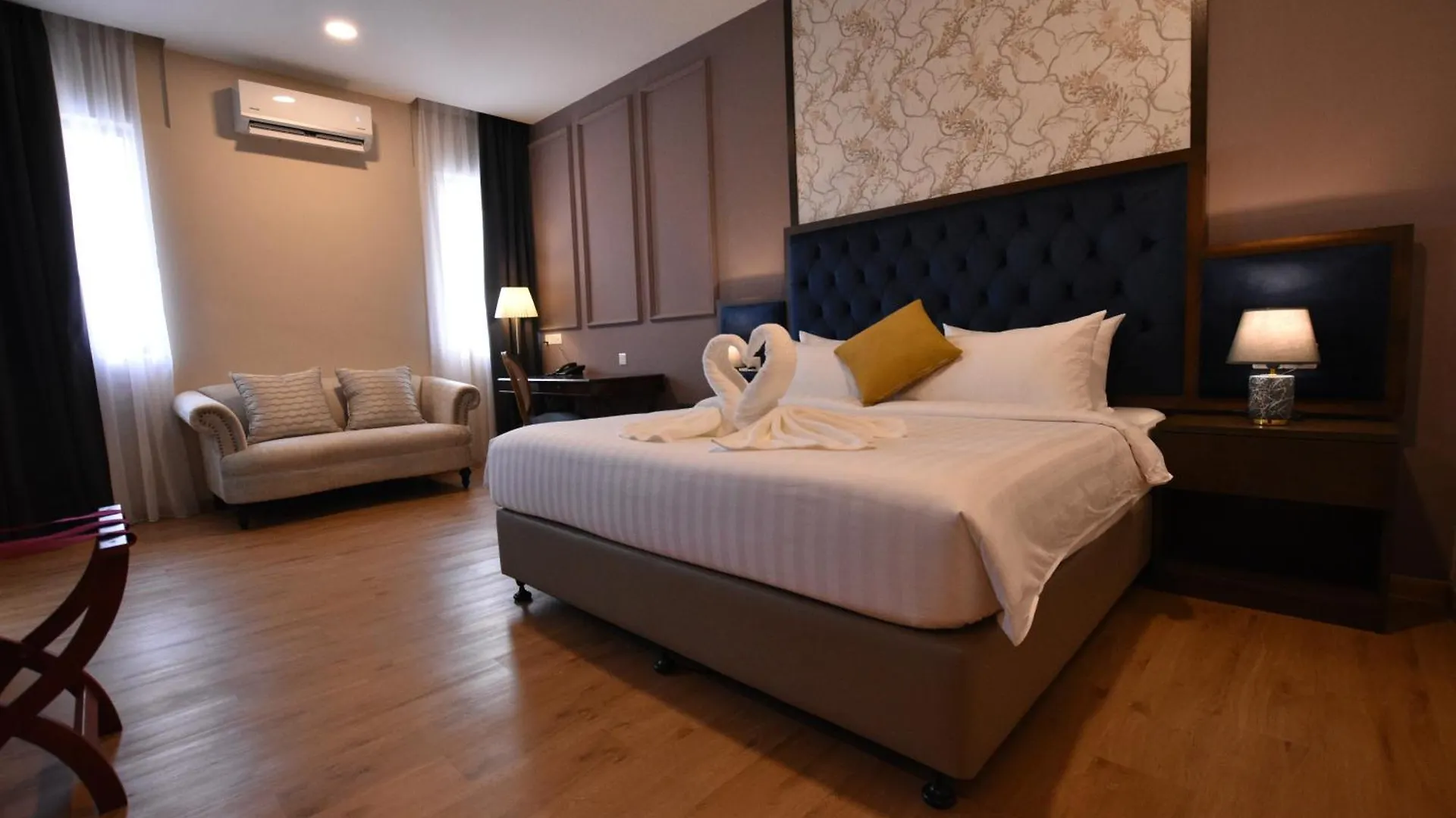 The Leith Hotel George Town